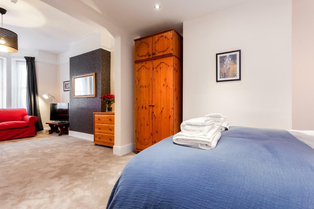 Gorgeous Town Centre Apt With Courtyard Garden Bournemouth Dış mekan fotoğraf