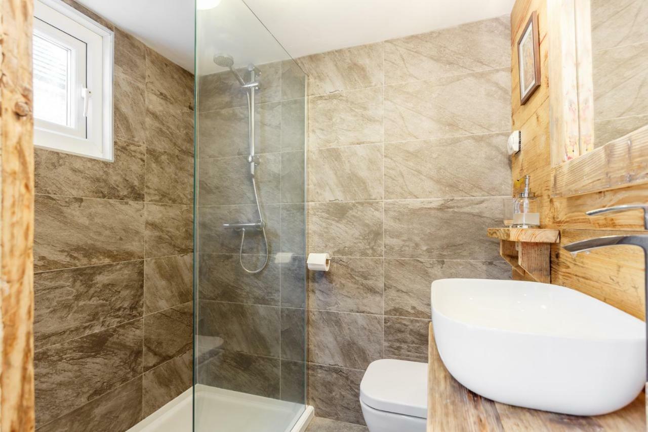Gorgeous Town Centre Apt With Courtyard Garden Bournemouth Dış mekan fotoğraf