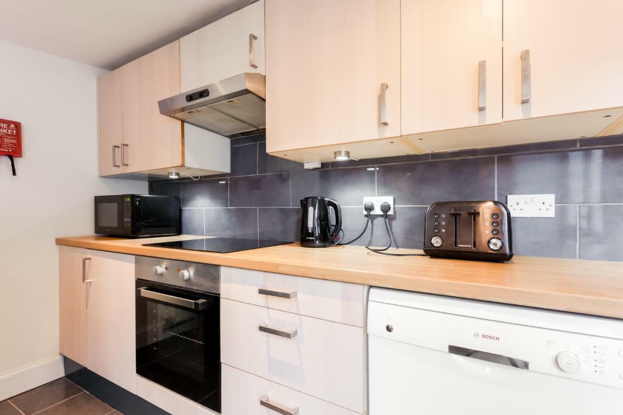 Gorgeous Town Centre Apt With Courtyard Garden Bournemouth Dış mekan fotoğraf